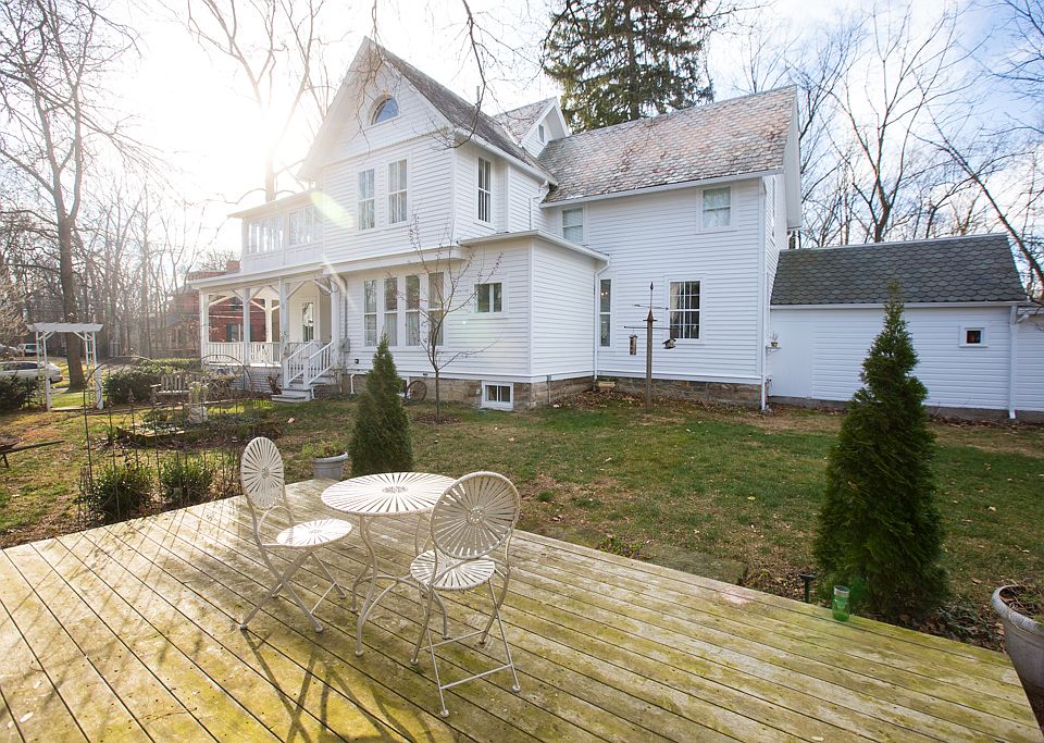 2nd image of 166 Elm St