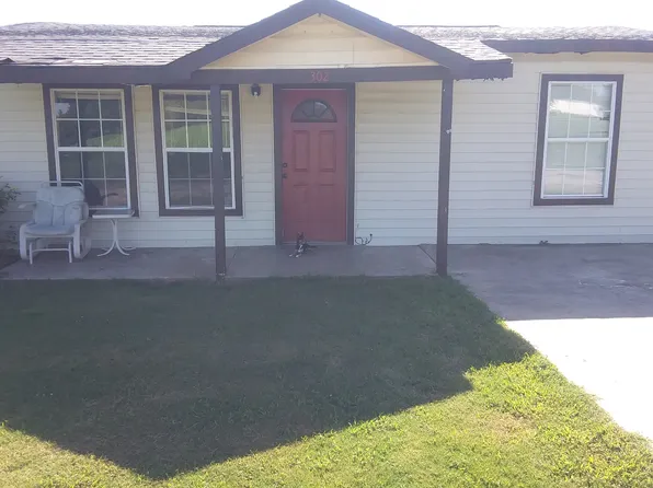 302 1st St, McCurtain, OK 74944