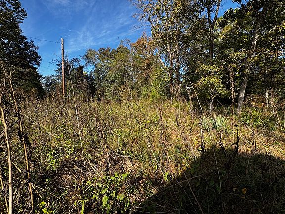 24th image of 2210 N Hurricane Creek Rd