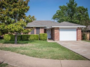 2106 Mesa Wood Dr, Glenn Heights, TX 75154