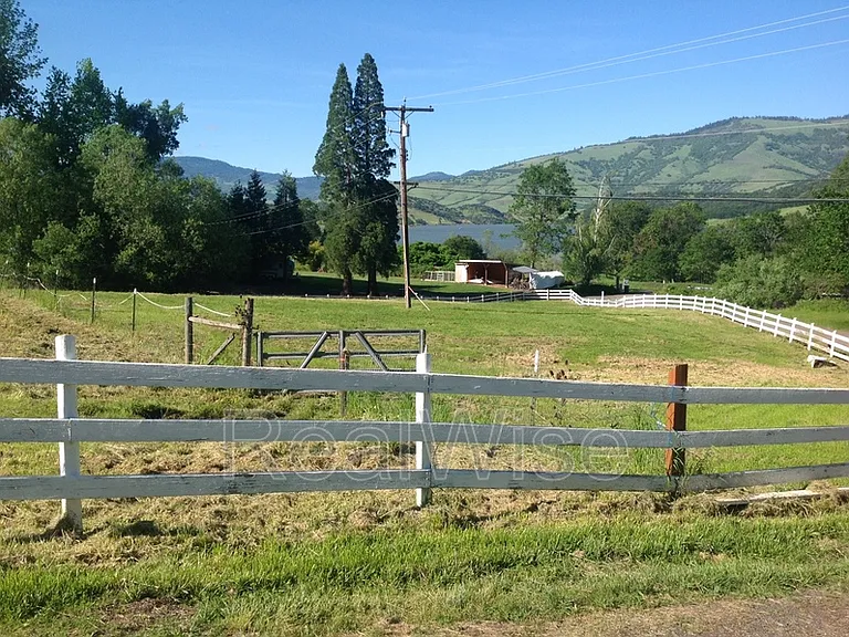 6750 Highway 66 — Photo 19