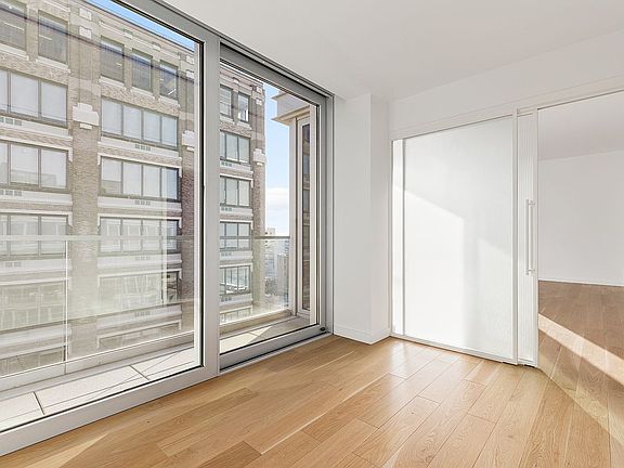 2nd image of 547 W 47th St Unit Penthouse 7