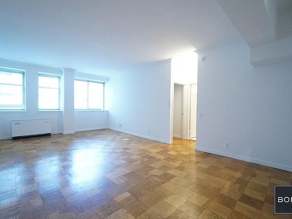 4th image of 201 E 69th St APT 10R