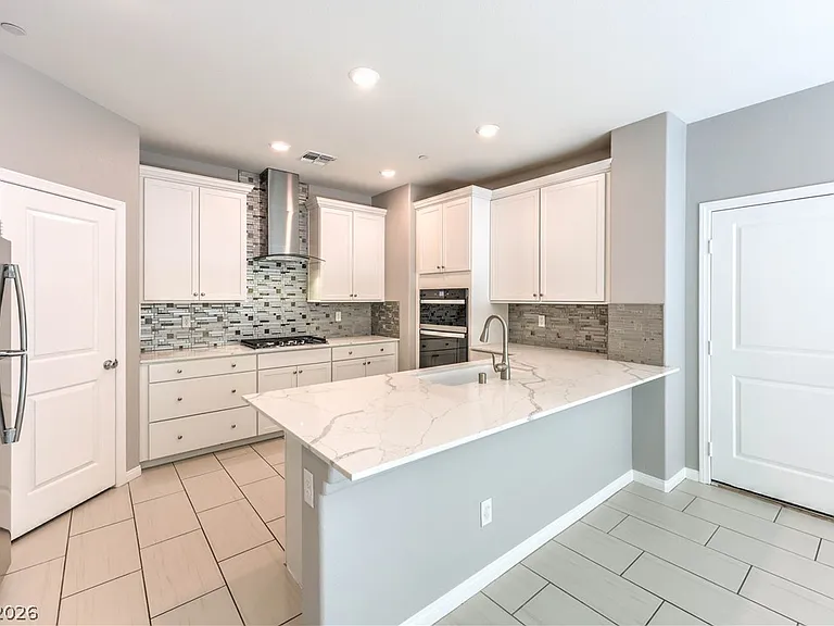 2508 Valdanos Pl — Photo 11
