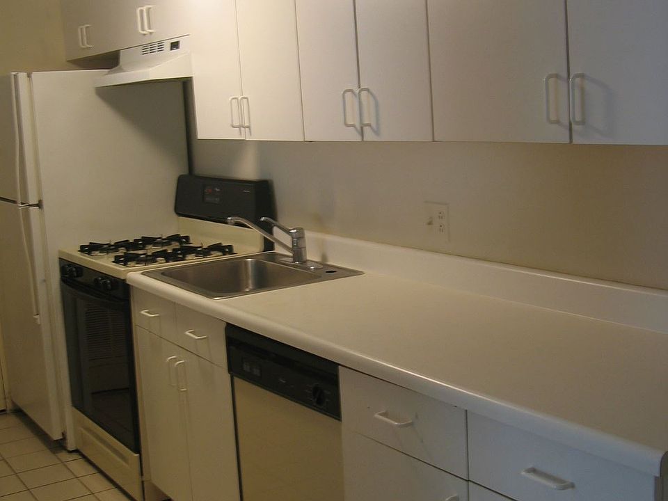 220 Soth St #2R 001
