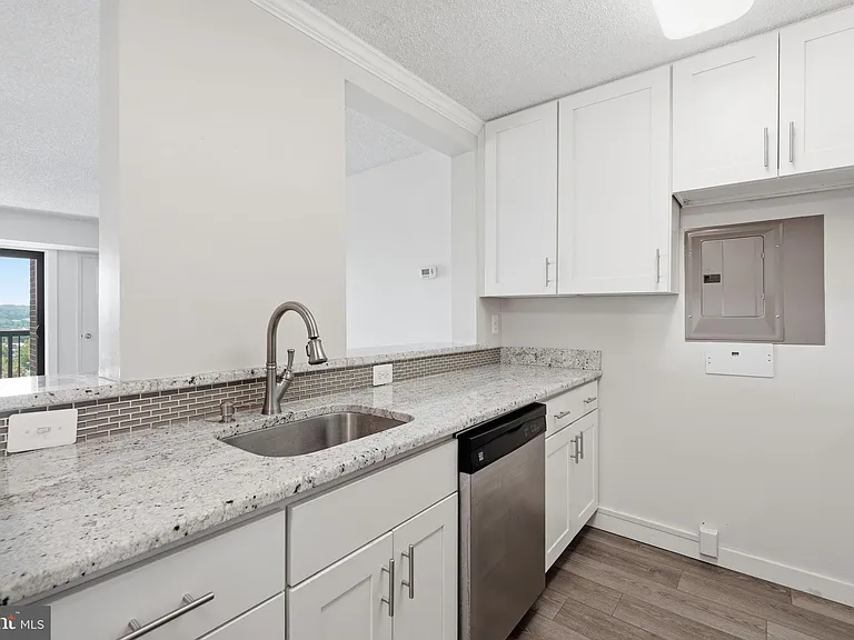 200 N Pickett St #1414 — Photo 5