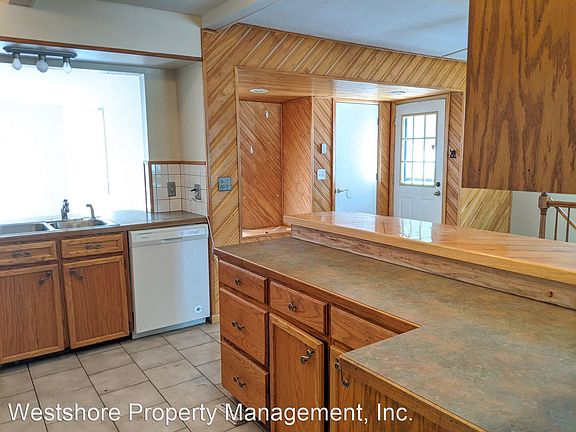 3rd image of 463 Cloverdale Ave NW