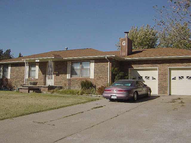 1st image of 1105 Edgewood Dr