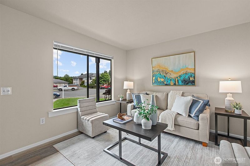 3rd image of 18440 Killarney Circle