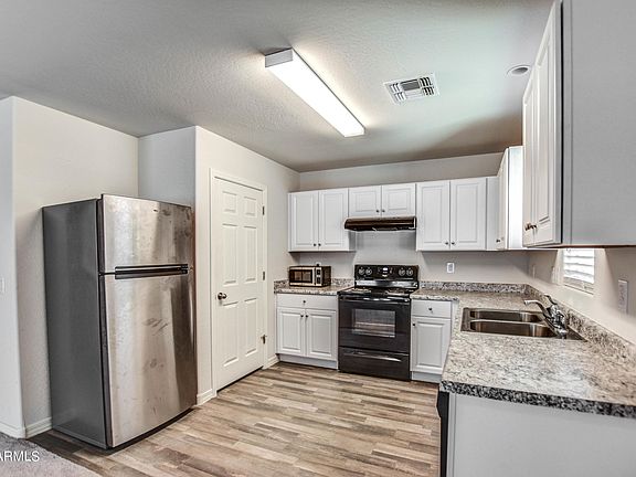4th image of 262 W Watson Ct