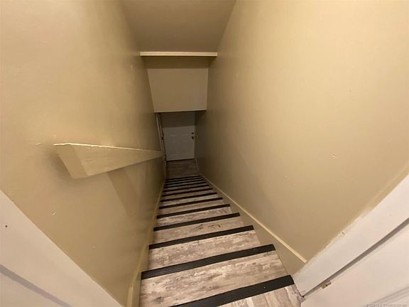 2nd image of 1547 S Knoxville Ave #B