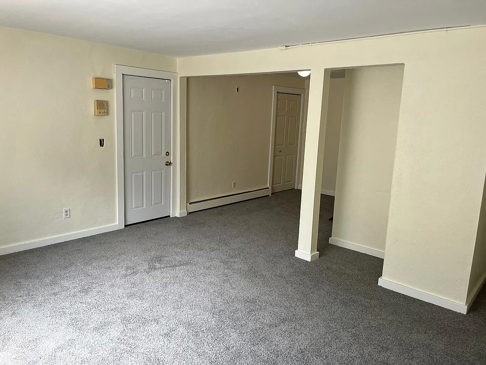 1144 Douglas Ave #7