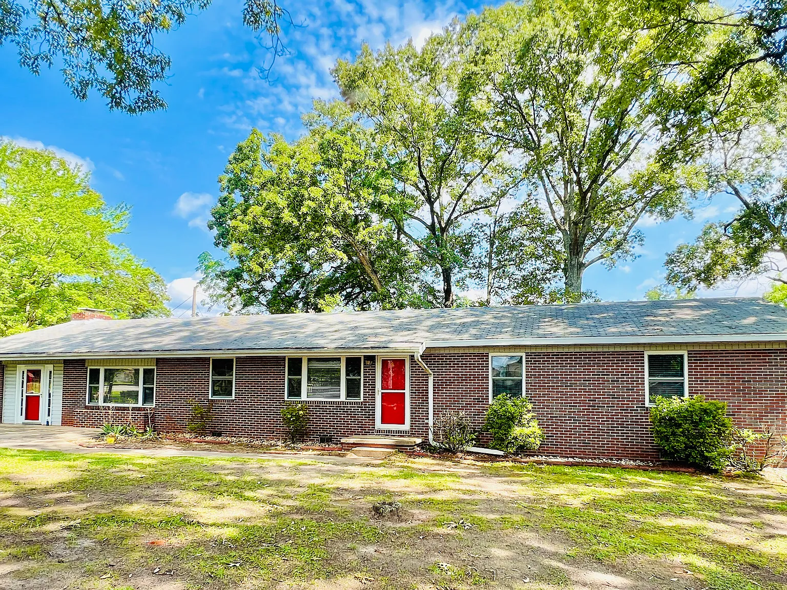 3 bed, 1920 sqft, $1,800 — Photo 2