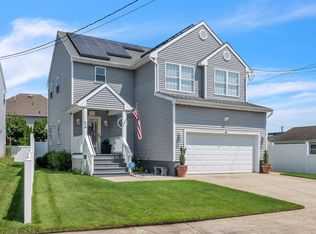 1 Macdonald Pl, Brigantine, NJ 08203