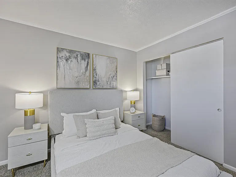 Wood Creek Apartments — Photo 17
