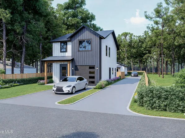 212 & 212a Charter Drive, Wilmington, NC 28403