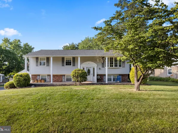 49 Covington Dr, Shrewsbury, PA 17361