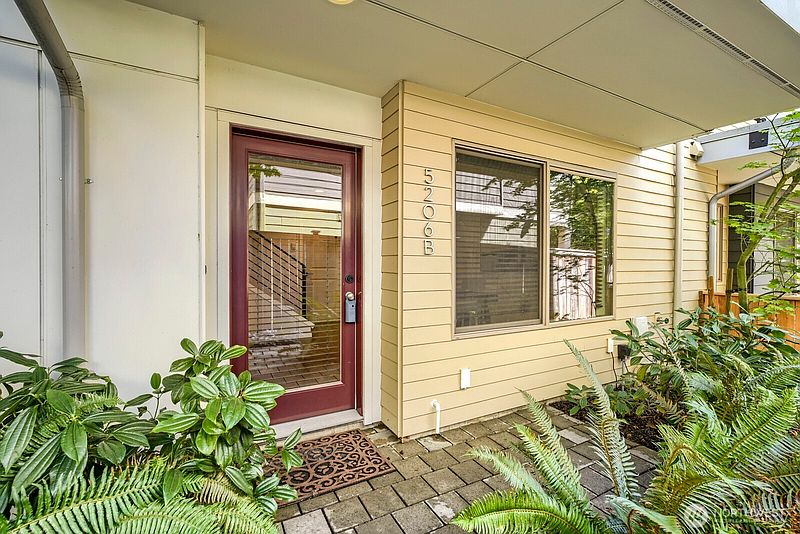 5th image of 5206 Delridge Way SW #B