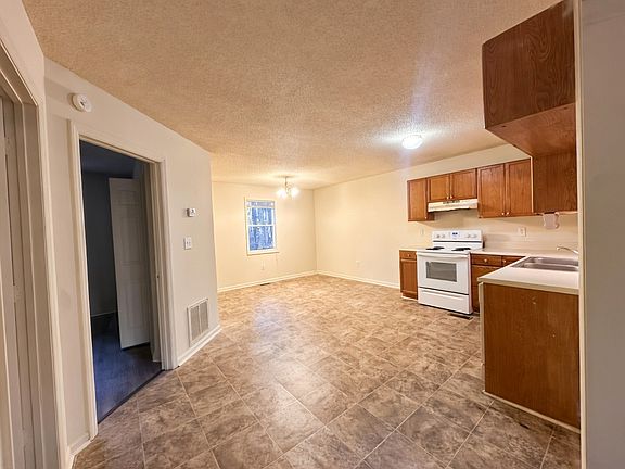 2nd image of 1808 Cedar Shoals Dr