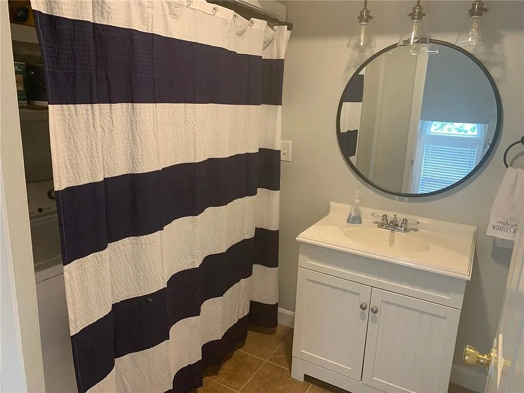 3 bed, 2.0 bath, 1500 sqft, $2,700 — Photo 4