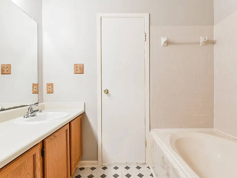 38 Camberwell Ct — Photo 13