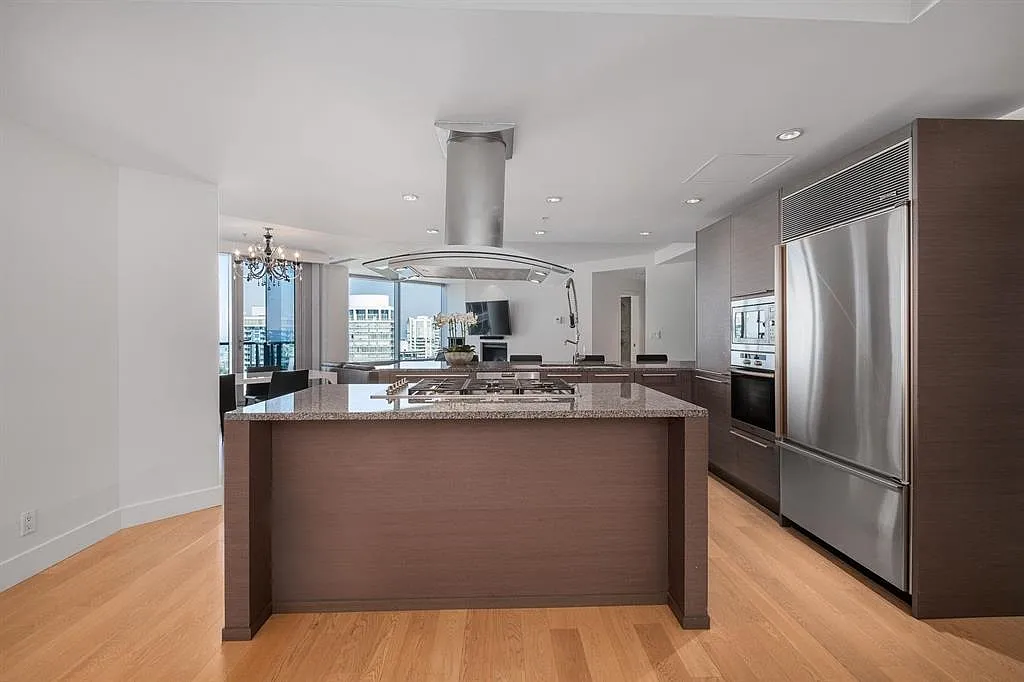 2 bed, 1555 sqft, $6,500 — Photo 2