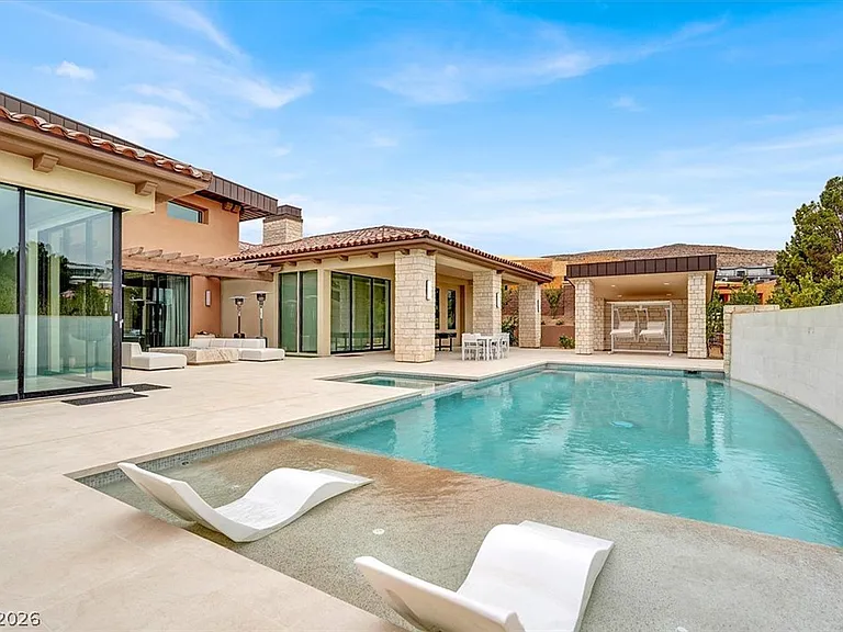 20 Pebble Hills Ct — Photo 39