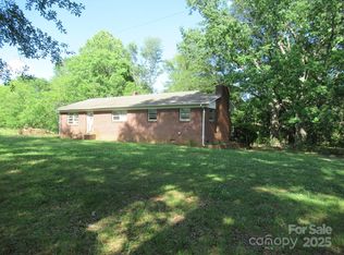 104 Pansy Ln, Grover, NC 28073