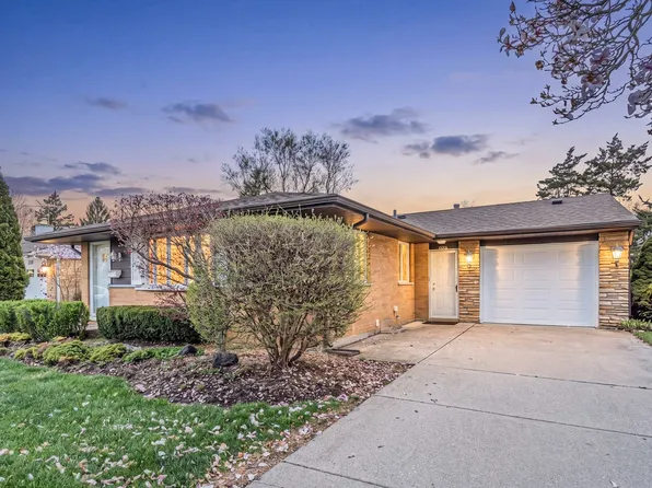 650 Patricia Ln, Des Plaines, IL 60016