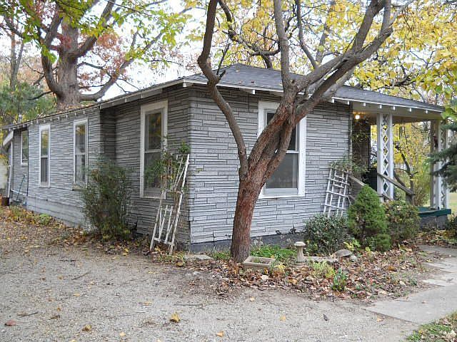 2nd image of 408 E Clark St