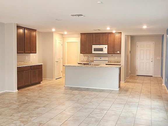 3rd image of 1347 W Pinkley Ave