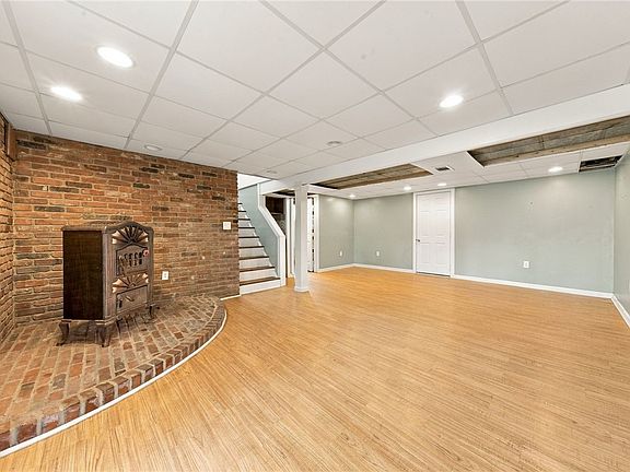 5th image of 146 W Patty Ln