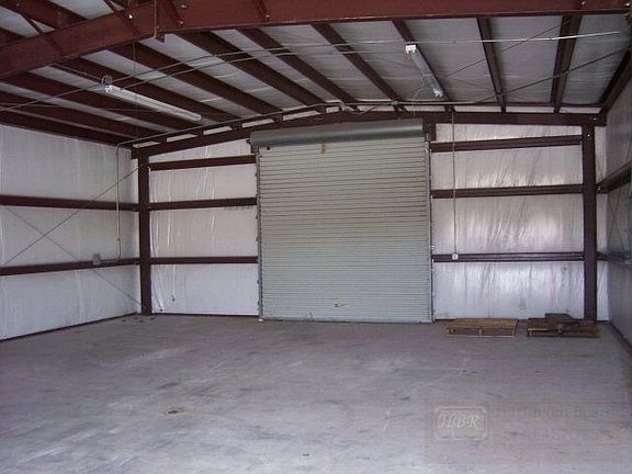 4th image of 800 E Expressway 83