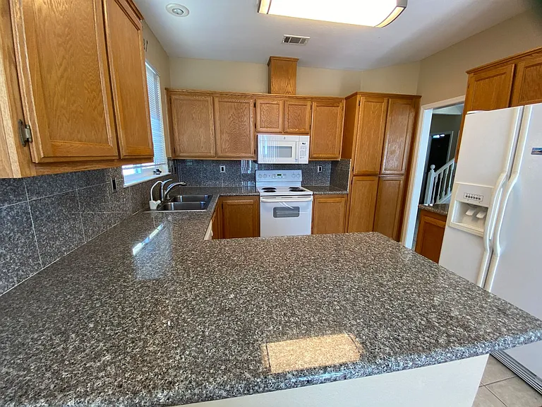 229 Potrero St — Photo 6