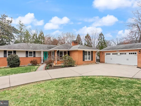 7920 W Boulevard Dr, Alexandria, VA 22308