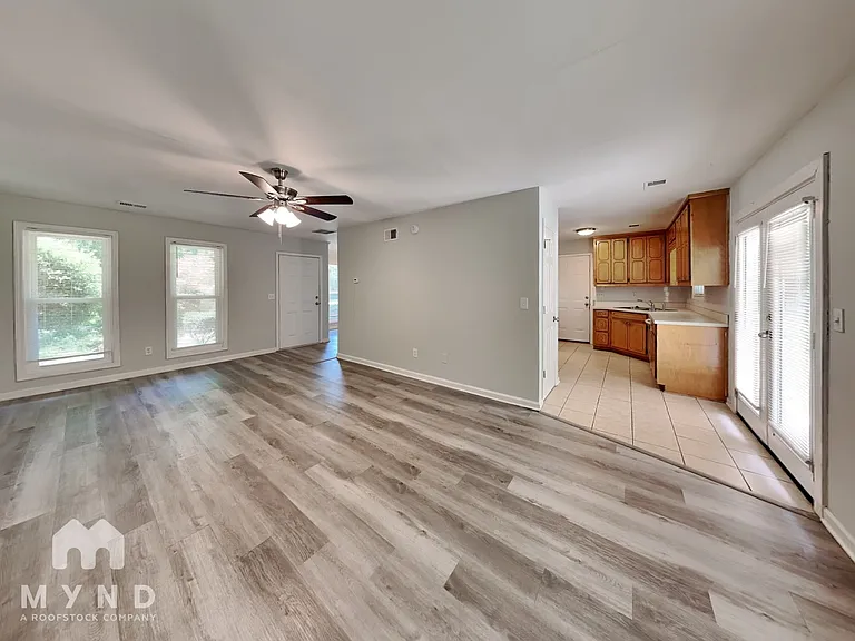 160 Thomas Crossing Dr — Photo 7