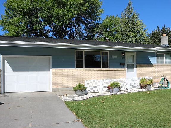 3rd image of 705 Davidson Dr