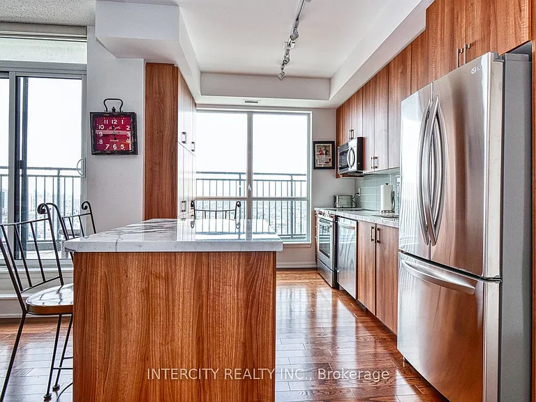 800 Lawrence Ave W #2014 — Photo 5