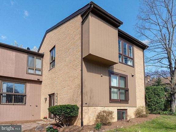 3rd image of 3150 Delburne Ct