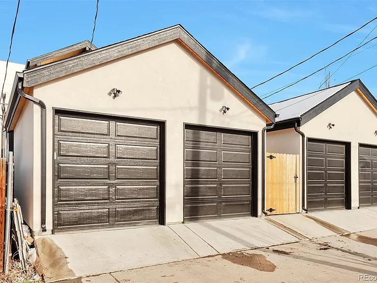 1453 Irving St — Photo 2