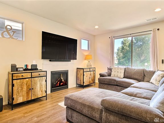 3rd image of 8281 31st Street Ct E