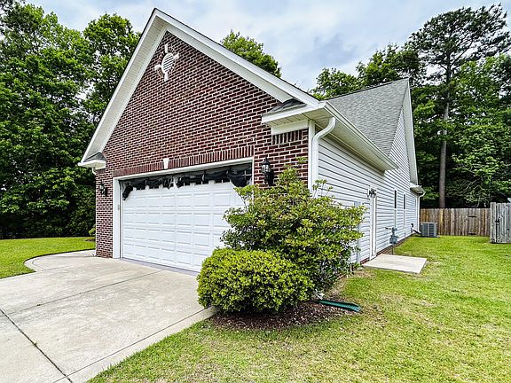 4th image of 304 Weatherford Drive