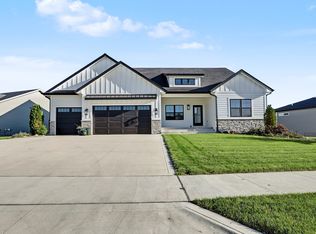 16319 Ironwood Ln, Waukee, IA 50263