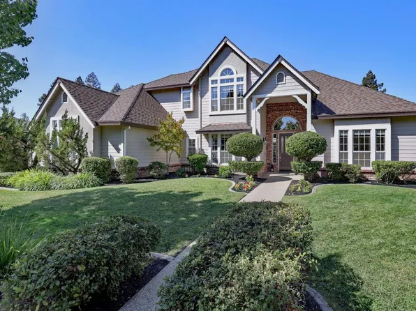 5031 Runway Dr, Fair Oaks, CA 95628