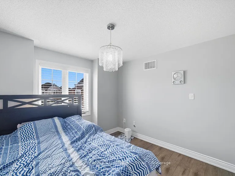 1456 Lyncroft Cres — Photo 36