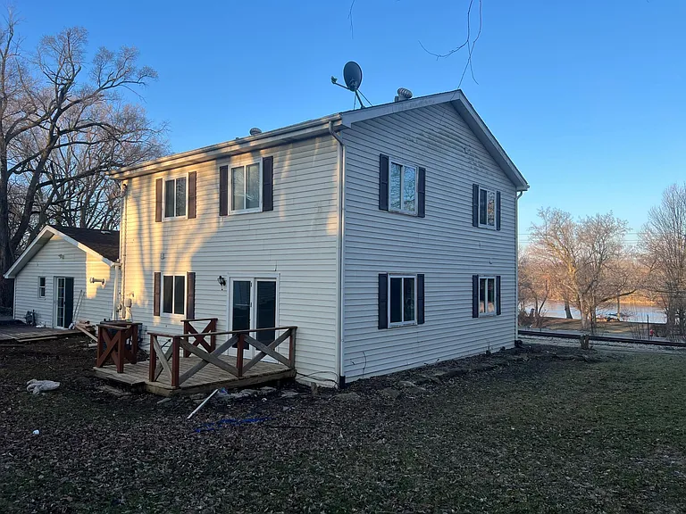 152 N Adams St — Photo 32