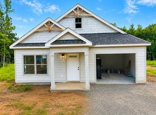 140 Young Ln, Hamilton, GA 31811
