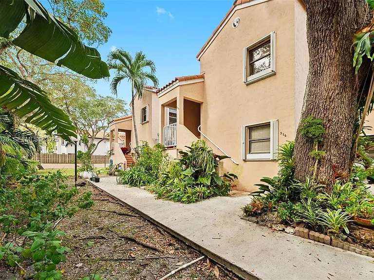11840 SW 80th St #526 — Photo 2