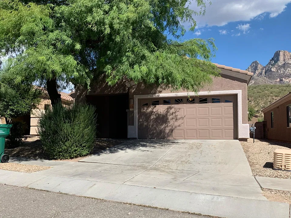 2278 E Stone Stable Dr