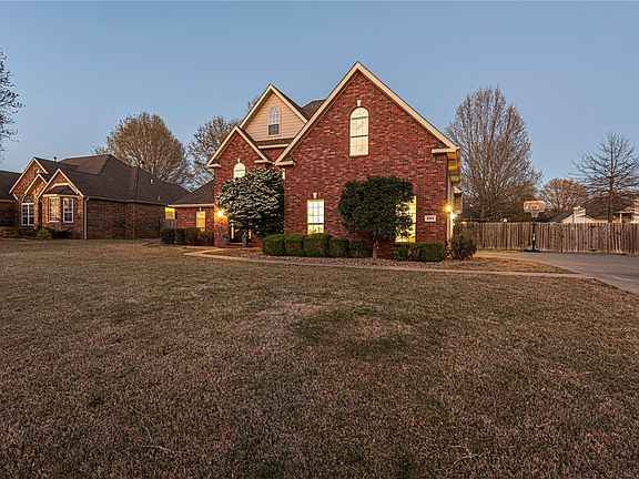 3rd image of 1894 N Barrington Dr